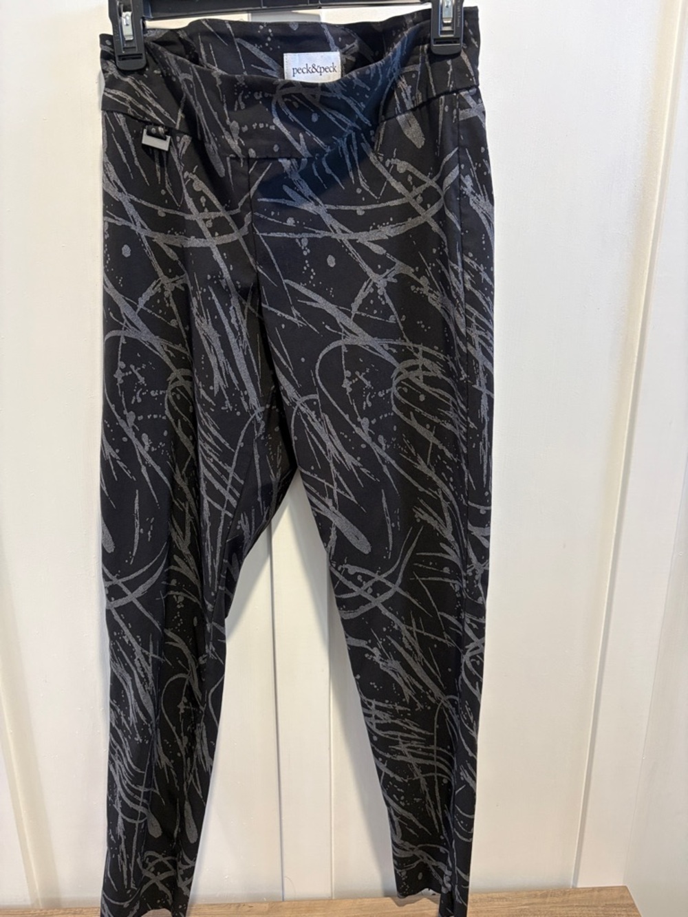 Peck & Peck Black Abstract Print Skinny Pants